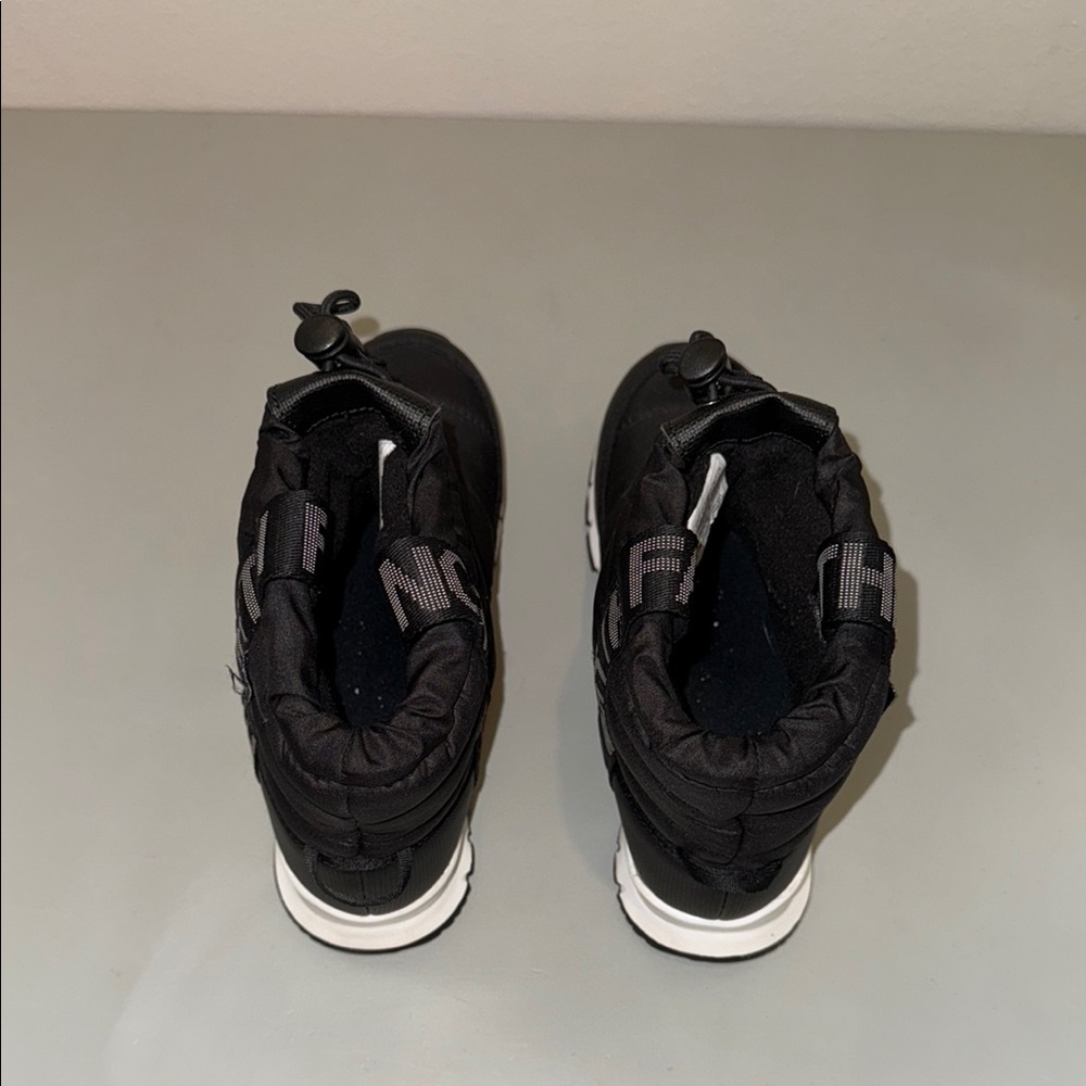 Like New, Kids Thermoball Pull-on Waterproof Black Quilted Padded Comfort Boots - Picture 9 of 11